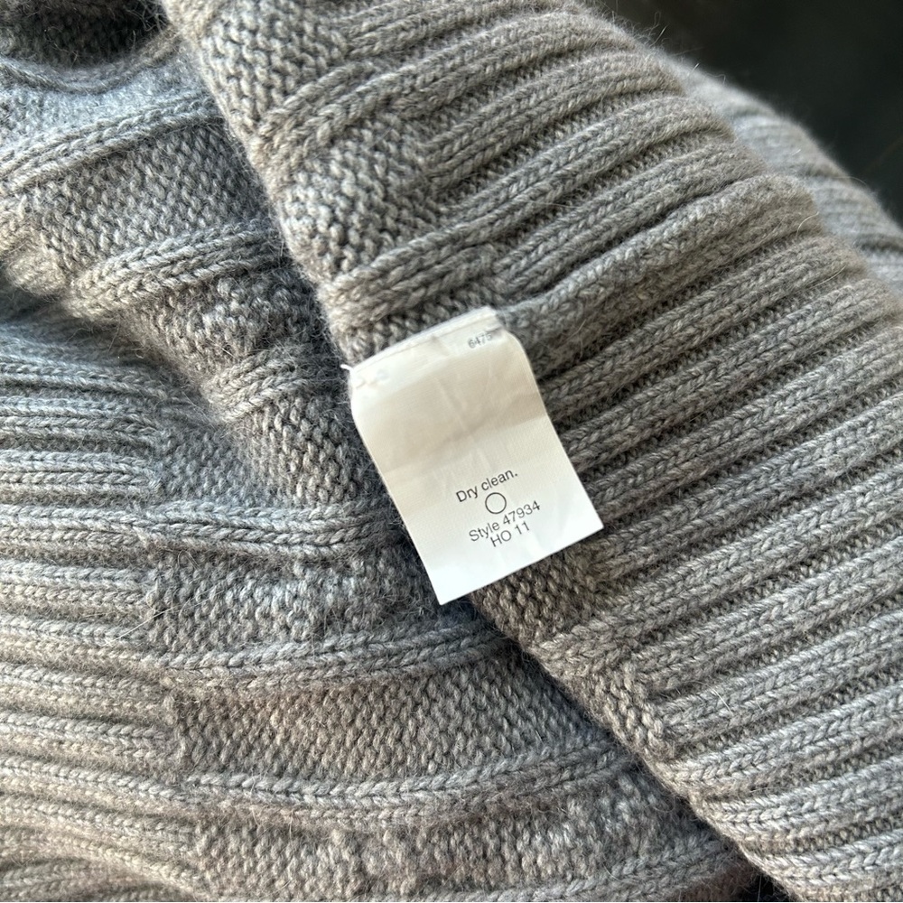 NWOT J. Crew Cambridge Grey Chunky Cable Knit Turtleneck Sweater, Size M 47934 - Picture 9 of 9